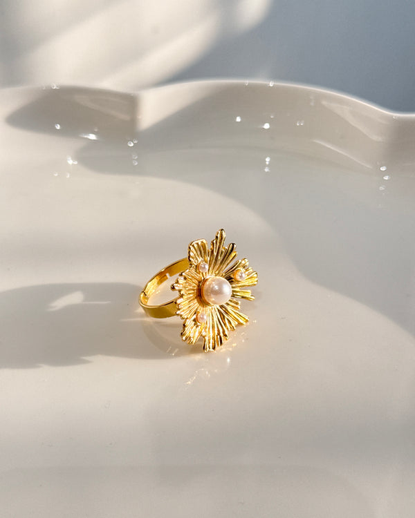 Pearl Floral ring