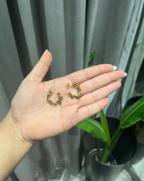 Loop light earrings