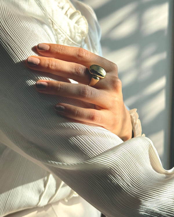 Glow Crest ring